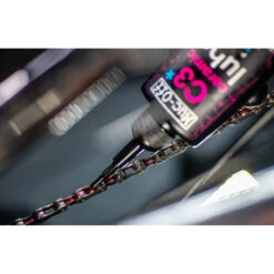 Muc-Off C3 Wet Ceramic Lube 120ml 12 Muc-Off C3 Wet Ceramic Lube 120ml -Urban Volt Bike Sales 01 c3 wet weather ceramic lube pdp highlight 1328903