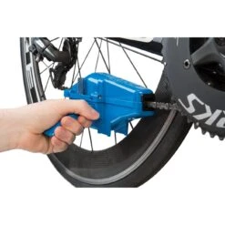 Park Tool CM-25 Professional Chain Scrubber 8 Park Tool CM-25 Professional Chain Scrubber -Urban Volt Bike Sales 200411 02 d 377364