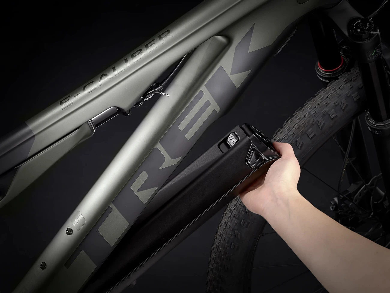 Trek E-CALIBER 9.6 - MTB E-Bike - 29" - 2021 - Satin Lithium Grey/Trek Black - 2nd Choice 8 Trek E-CALIBER 9.6 - MTB E-Bike - 29" - 2021 - Satin Lithium Grey/Trek Black - 2nd Choice - Image 6