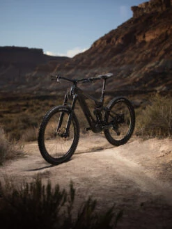 Giant TRANCE X ADVANCED E+ ELITE 1 - Carbon Electric Mountain Bike - 2023 - Gunmetal Black -Urban Volt Bike Sales my23 trance x adv elite e 1 product hires 02 1549221