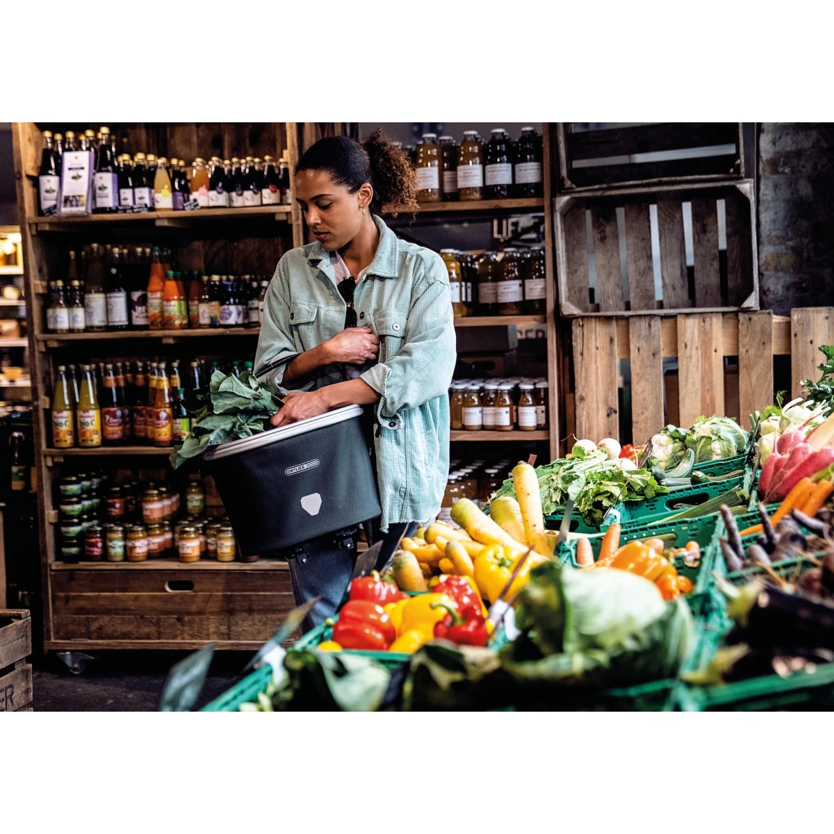 ORTLIEB Up-Town Rack Urban - Bike Basket - 17.5L - Ink 11 ORTLIEB Up-Town Rack Urban - Bike Basket - 17.5L - Ink - Image 9