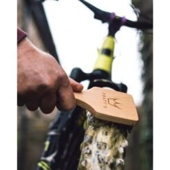 Peaty's Bicycle Brush Set -Urban Volt Bike Sales peatys bicycle brush set 4 1206973