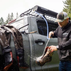 Yakima RoadShower - Portable Pressurised Water Storage - Large 38 L -Urban Volt Bike Sales yakima roadshower portable pressurised water storage 3 1149950 1